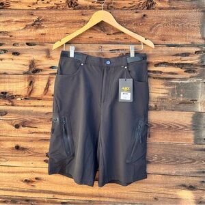 ALLY | NWT Black Mountain Biking Cargo Shorts L